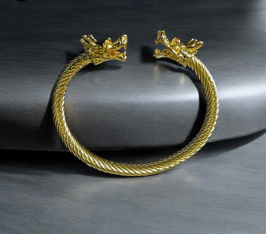 Majestic dragons cuff